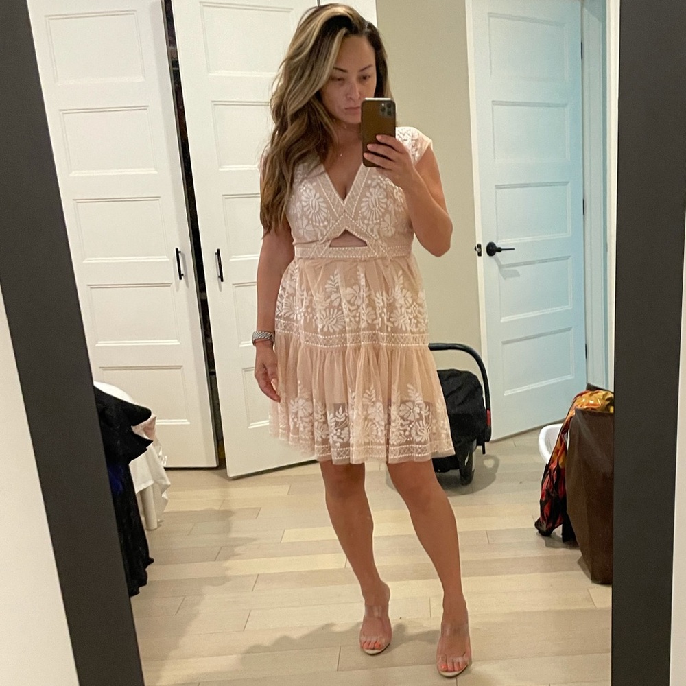 BCBG chic lace dress